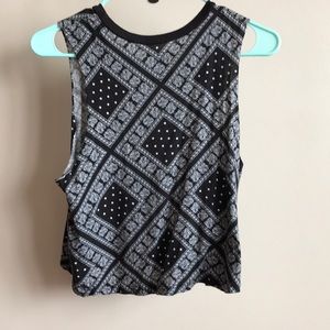 cropped muscle tank